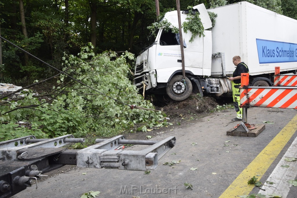 Schwerer VU A 3 Rich Oberhausen Hoehe AK Leverkusen P512.JPG - Miklos Laubert